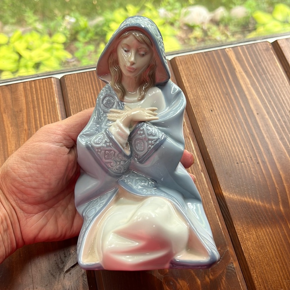 Lladro Mary